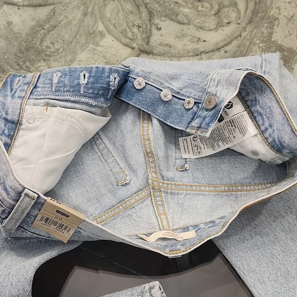 Levi's Women's Wedge Straight Light Blue Distressed Jeans New 26x28 - Picture 11 of 16